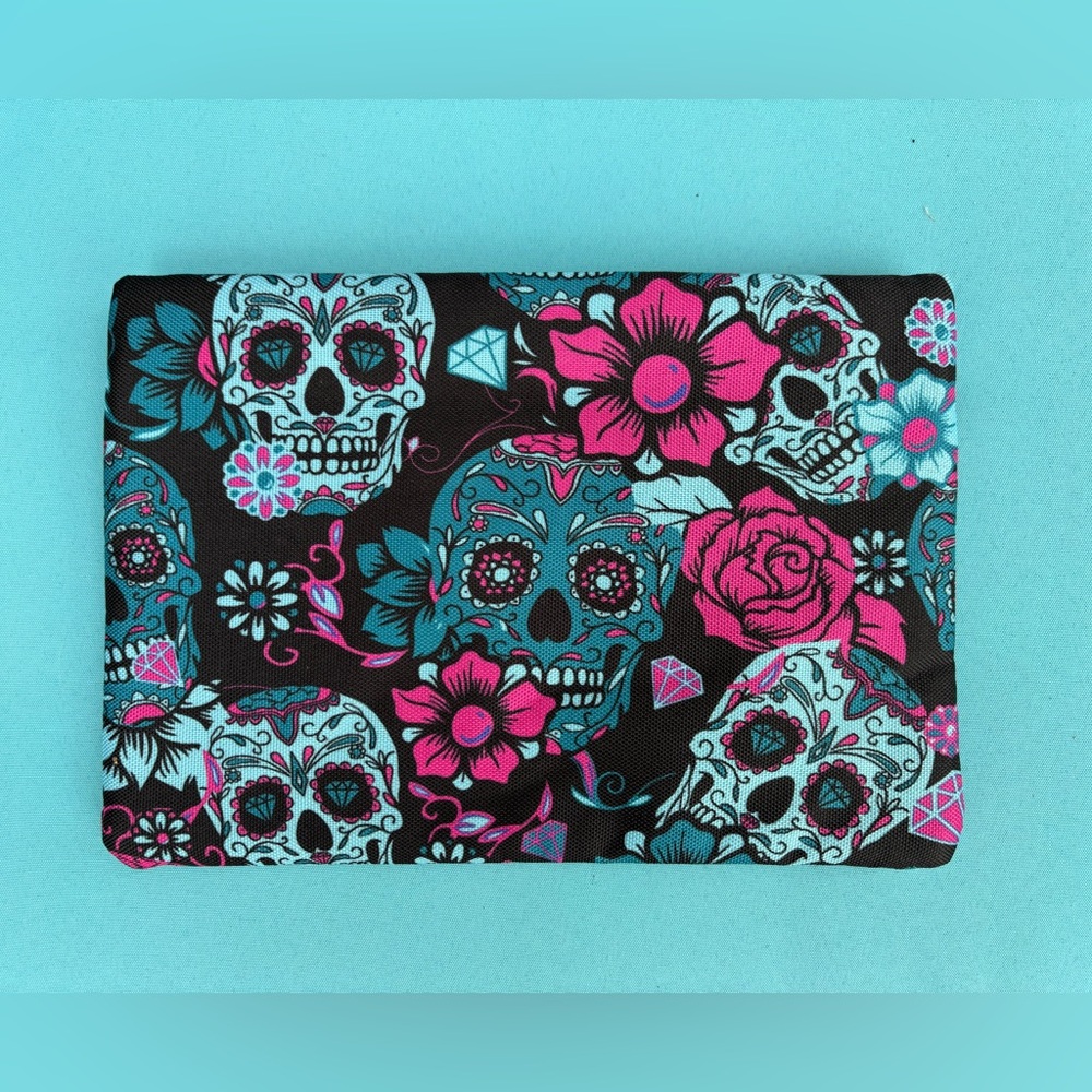 Smell Proof/Odor Proof Floral Skull Pattern Pouch with Lock - Picture 3 of 5